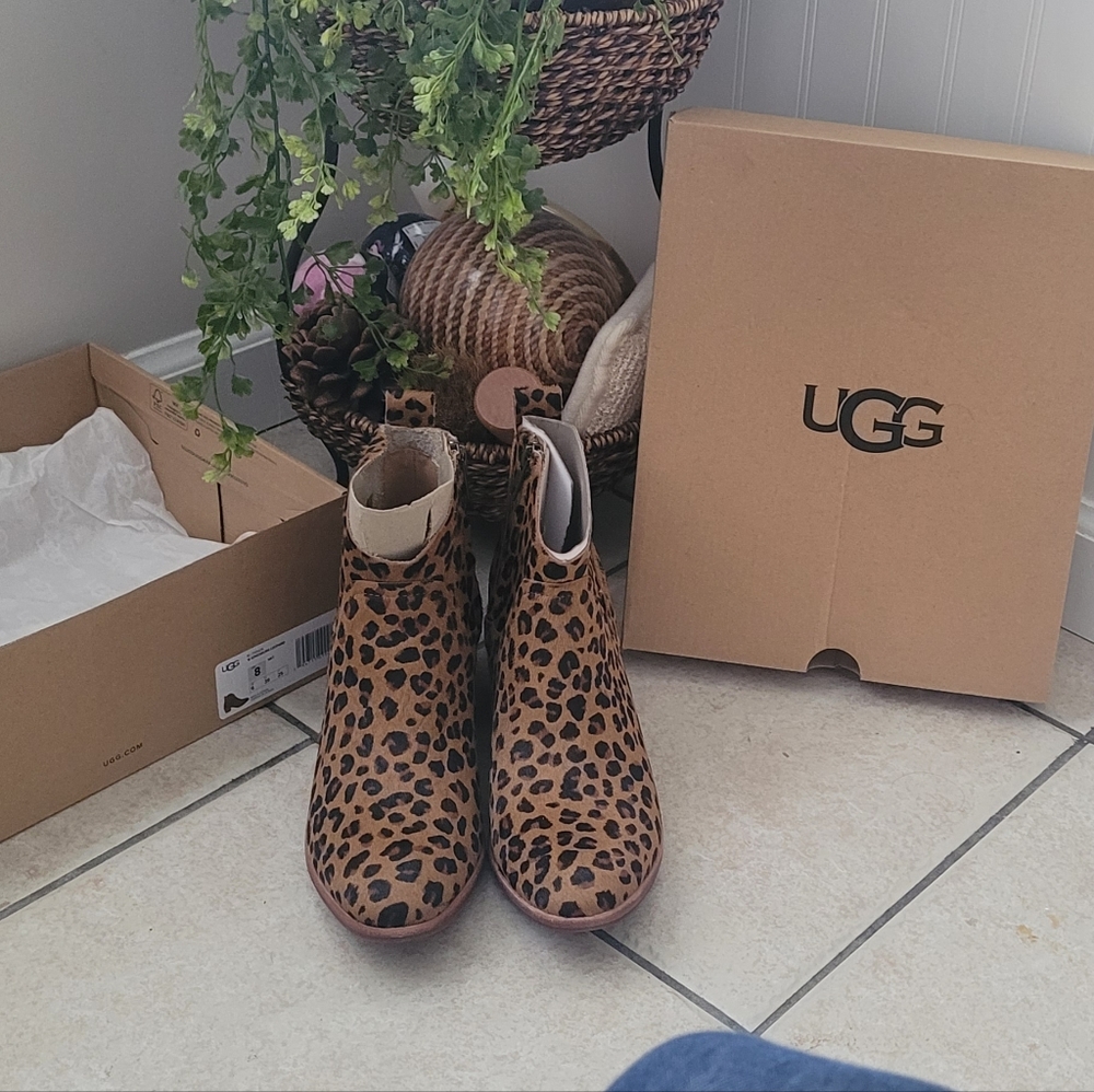 UGG booties - Picture 7 of 8